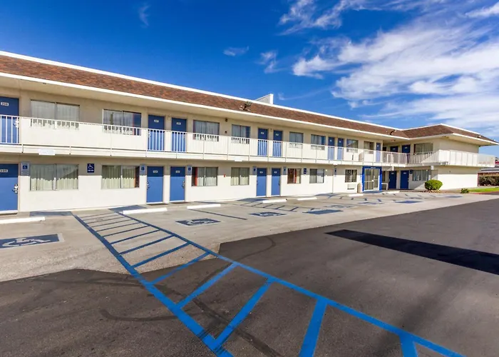 Hotel 6-phoenix, Az - North Bell Road