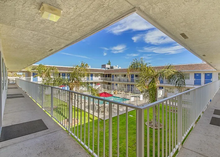 Hotel 6-phoenix, Az - North Bell Road 3*