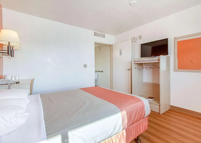 Hotel 6-phoenix, Az - North Bell Road