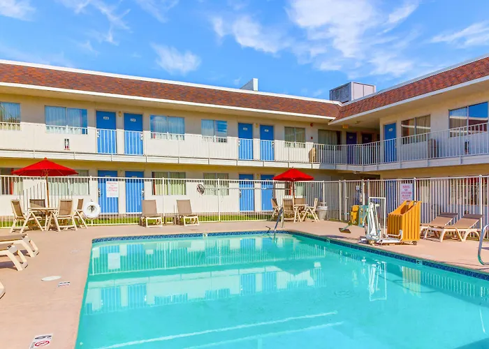 Hotel 6-phoenix, Az - North Bell Road