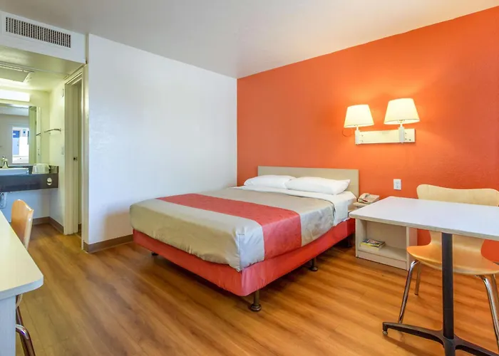 6-phoenix, Az - North Bell Road 3*
